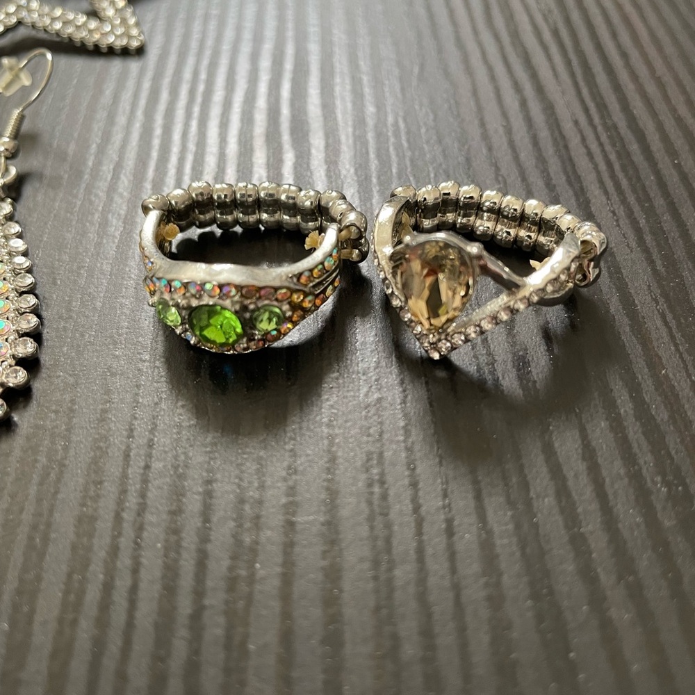 Jewelry bundle - Picture 10 of 10